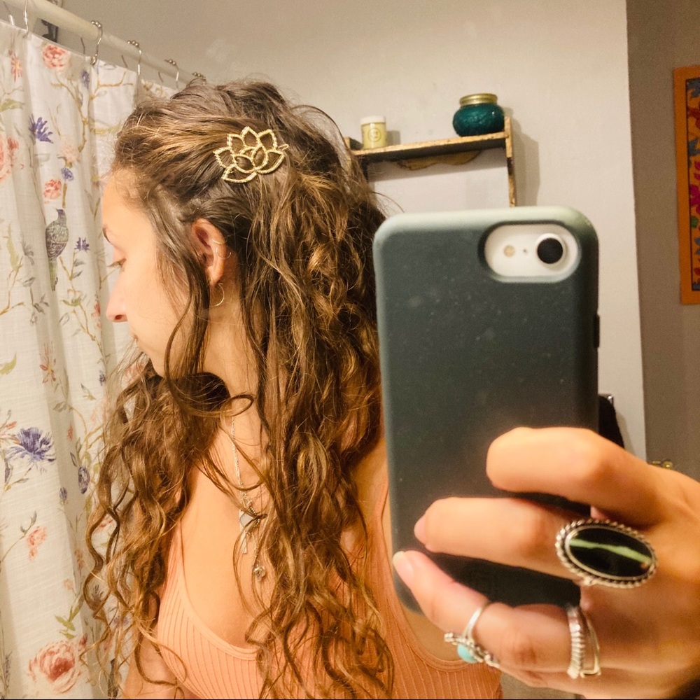 lotus hair clip 🌸